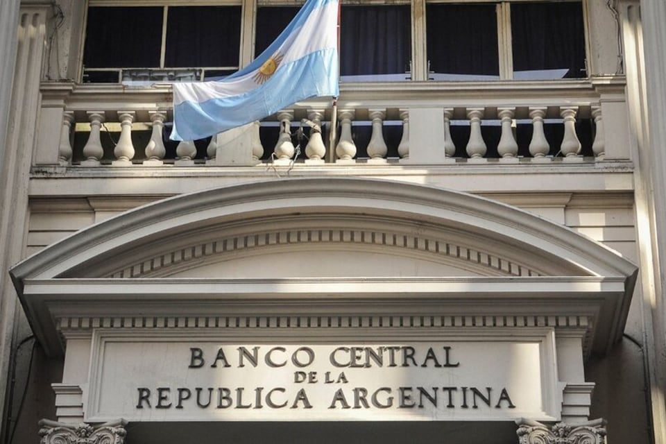 El BCRA instó los bancos a "prestar especial atención a la relación cuota/ingreso al momento de dar los créditos"