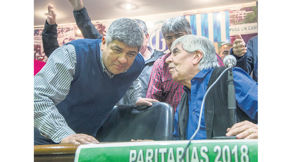 Hugio Moyano junto a su hijo Pablo, a quien defendió de la acusación del fiscal Scalera.