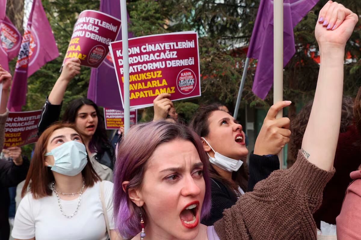 Hay una rebelión de mujeres en Turquía.