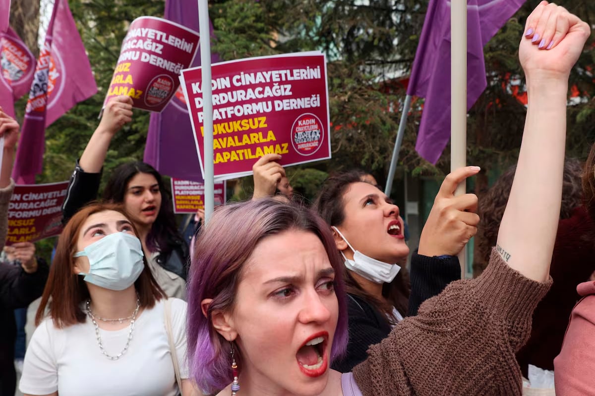 Hay una rebelión de mujeres en Turquía.