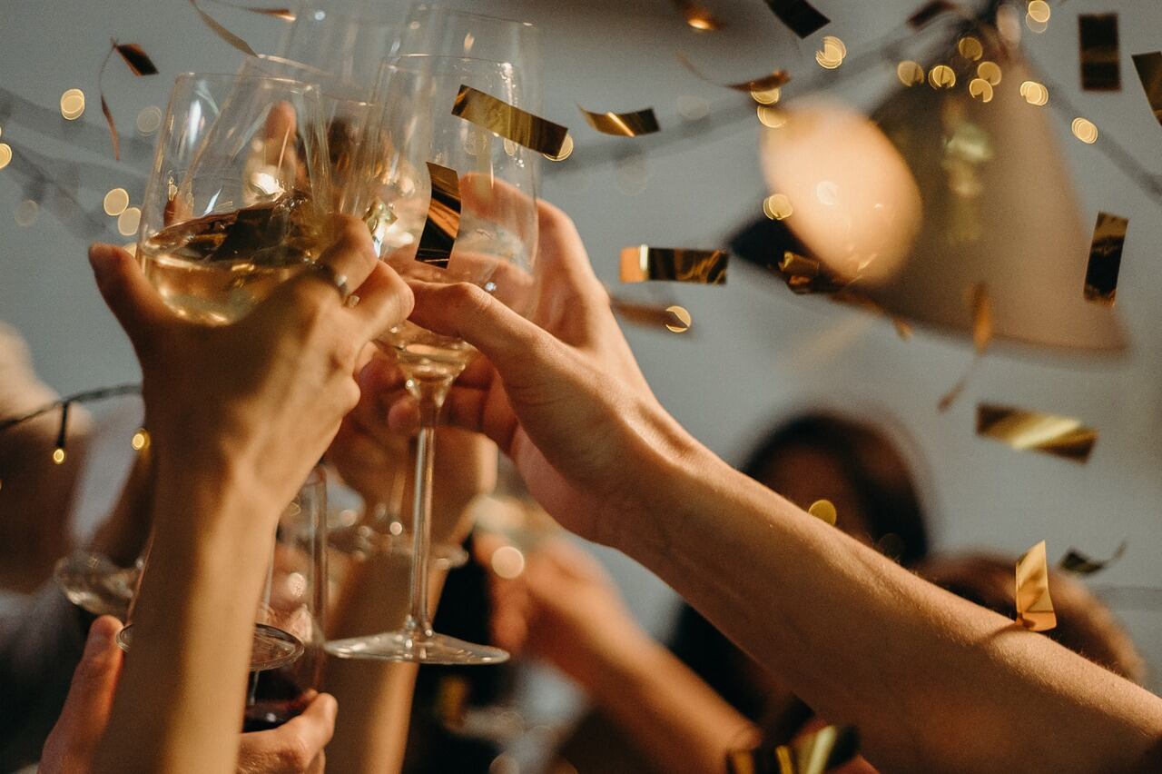 Entre otras recomendaciones, Salud aconseja identificar el vaso, mate y utensilios para utilizarlos durante toda la reunión en forma individual.