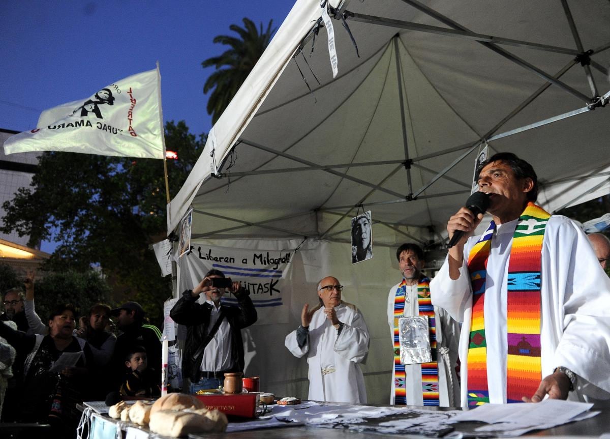 Los Curas en Opción por los Pobres en una imagen de archivo, durante una misa realizada en Plaza de Mayo pidiendo la libertad de Milagro Sala.