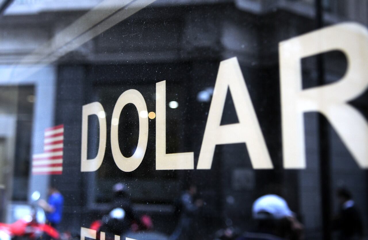 La apuesta por el dólar blue no está exenta de riesgos.