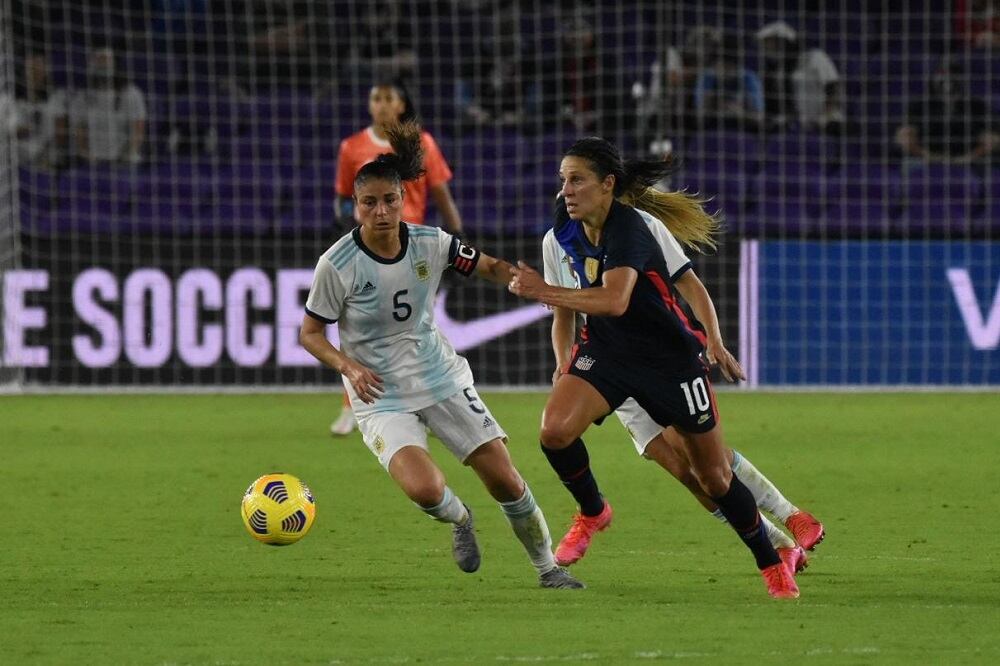 Vanesa Santana, capitana en la última actuación de Argentina en la She Believes Cup.
