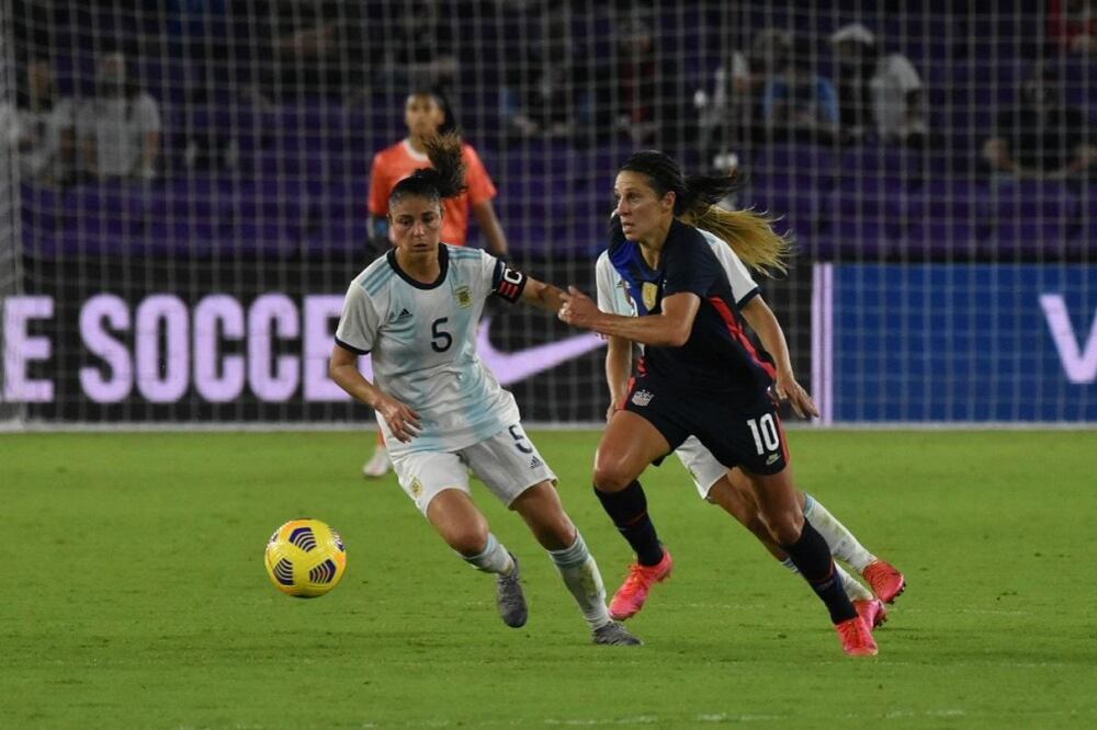 Vanesa Santana, capitana en la última actuación de Argentina en la She Believes Cup.