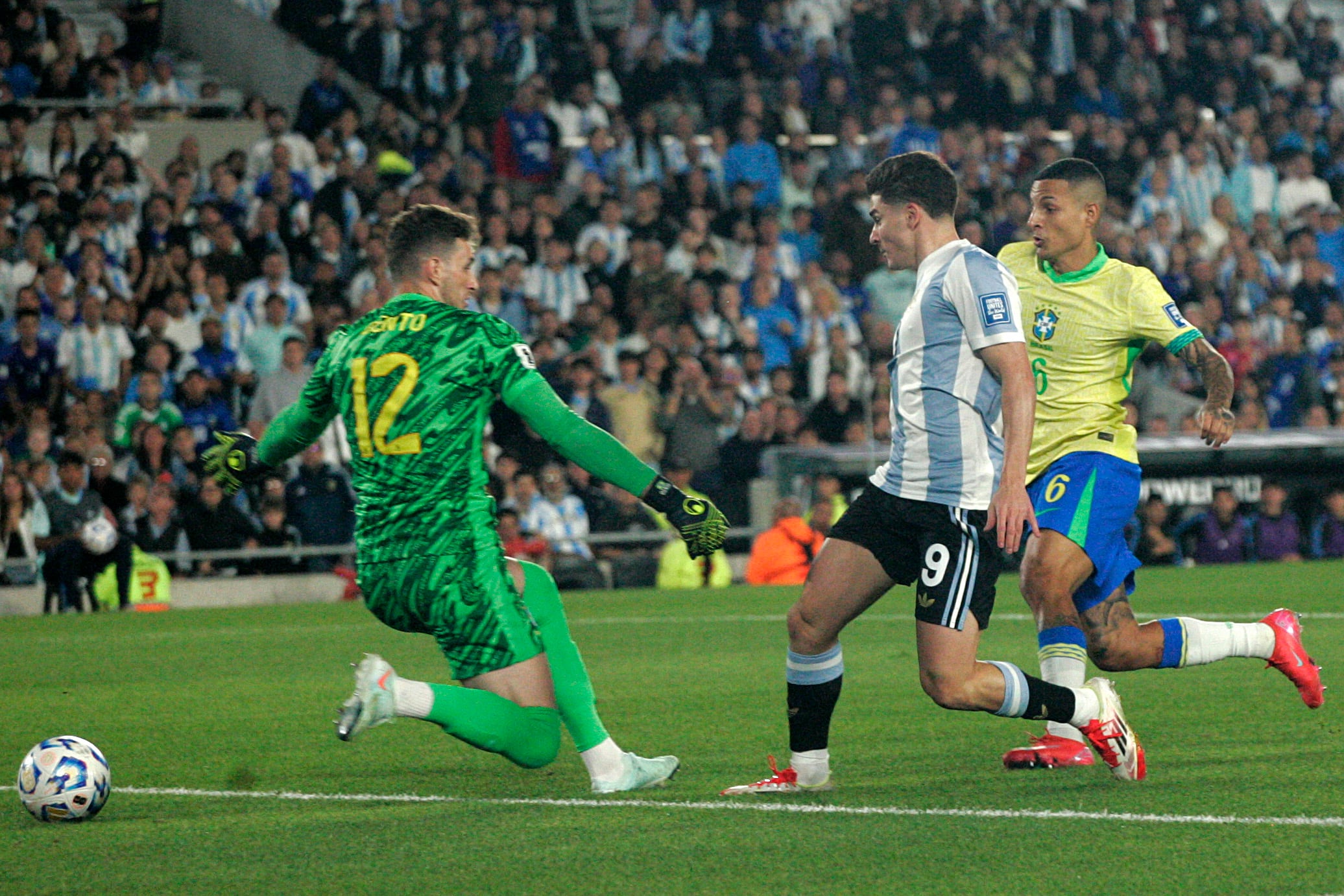 El gol de Julián abrió el camino para una goleada histórica
