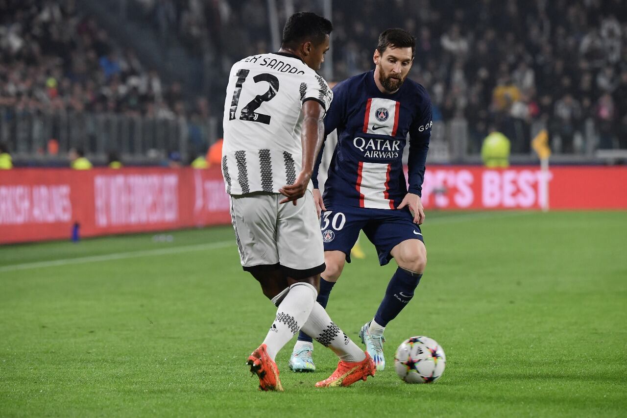 Messi a la marca del brasileño Alex Sandro