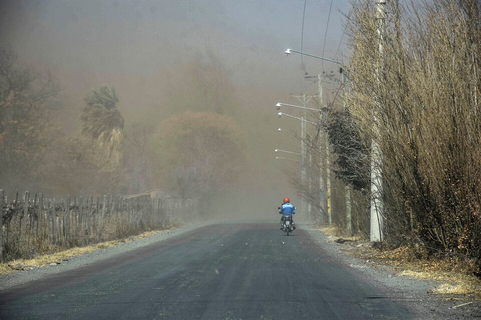 Ocho provincias argentinas bajo alerta amarilla por vientos fuertes, según el SMN. (Imagen: Télam)