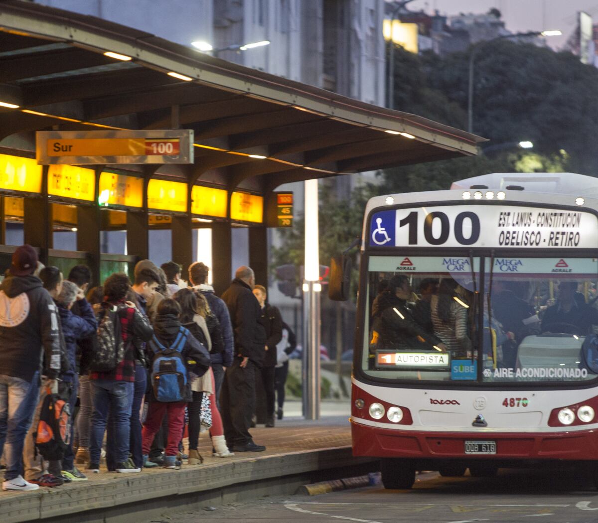 Ocurrió el 30 de marzo en una parada de colectivos en Barracas, CABA. 