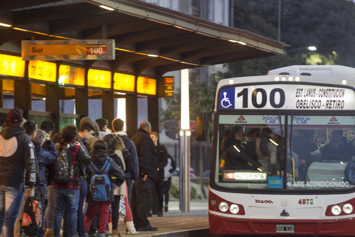 Ocurrió el 30 de marzo en una parada de colectivos en Barracas, CABA.