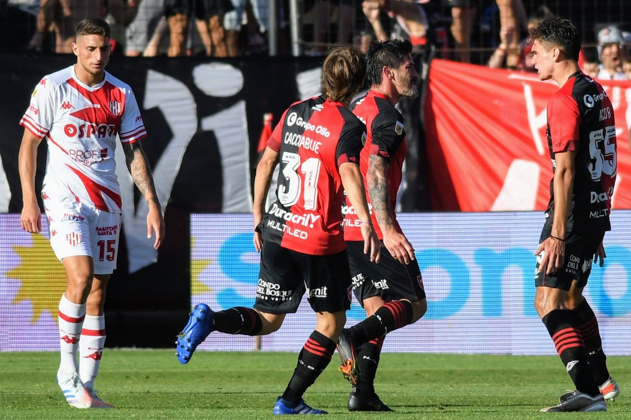 Pablo Pérez celebra el gol que le dio la victoria a Newell's