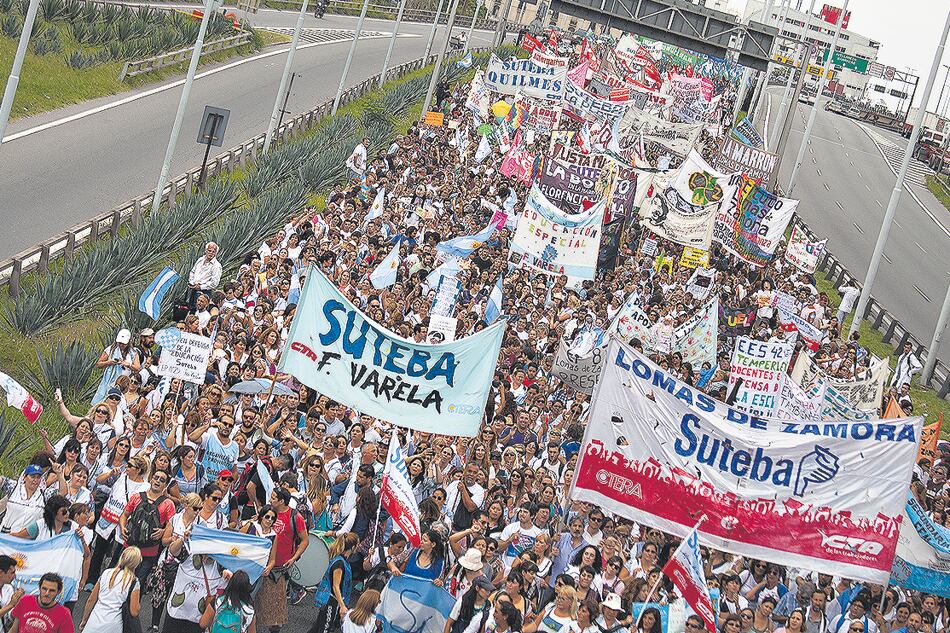“Ser maestro y no luchar es una contradicción pedagógica”, decía un cartel.