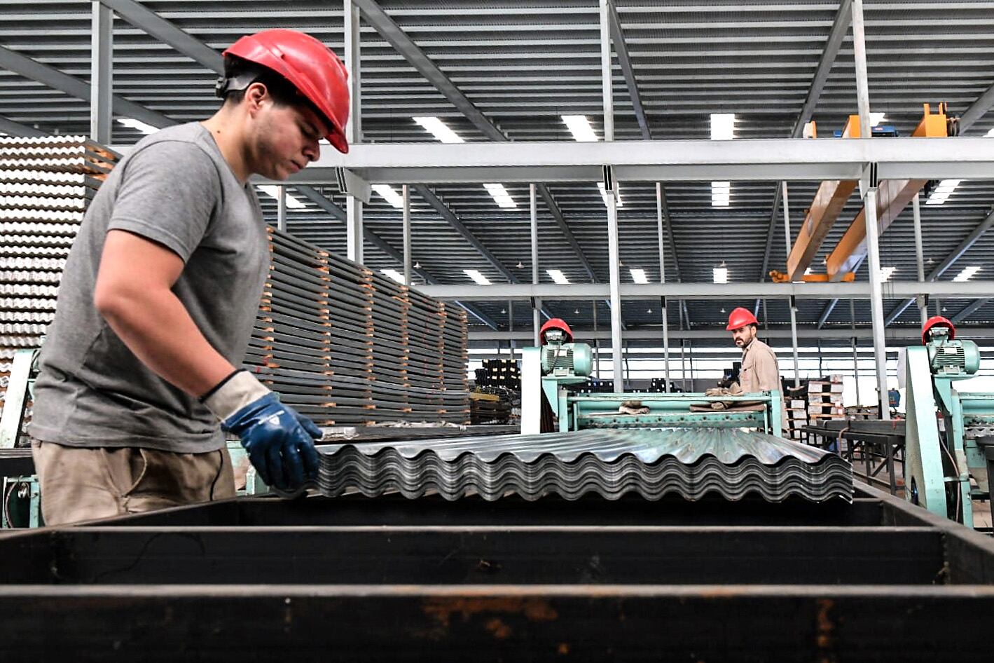 El peso de los salarios en el PBI se contrajo respecto del año pasado.