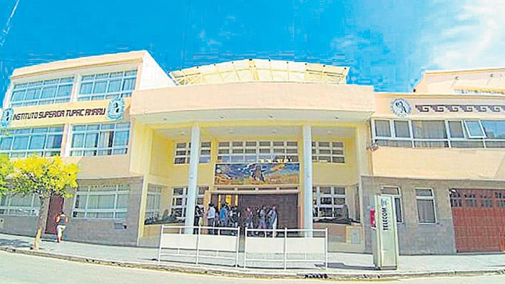 Los establecimientos educativos de la Tupac Amaru fueron intervenidos por el gobierno de Morales.