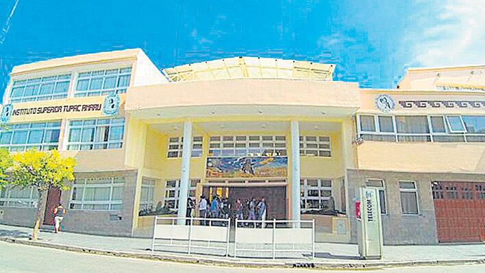 Los establecimientos educativos de la Tupac Amaru fueron intervenidos por el gobierno de Morales.