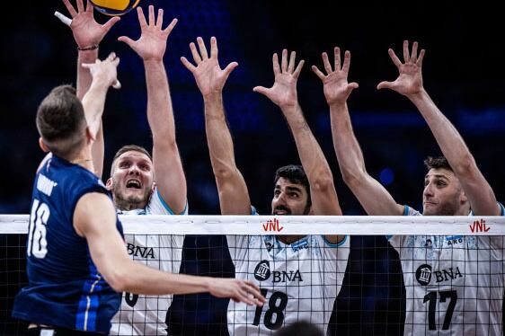 Argentina cayó 3-0 con parciales de 25-17, 25-13 y 25-14.
