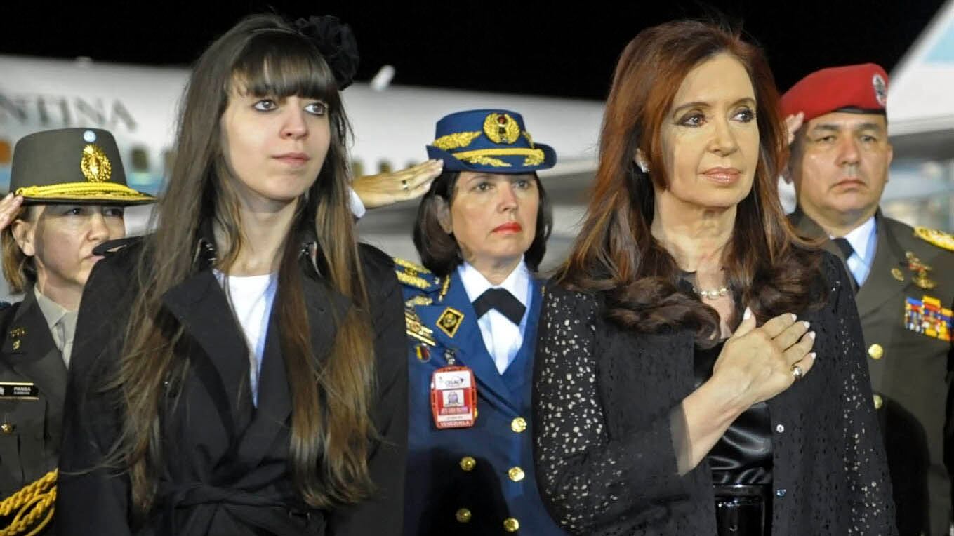 Cristina Fernández de Kirchner viajó esta madrugada a Cuba para visitar a su hija Florencia Kirchner.