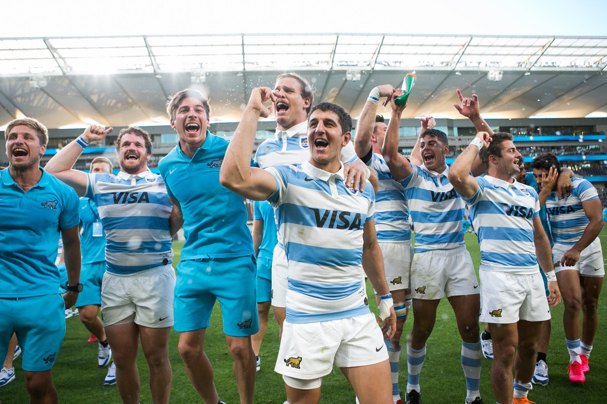 El festejo argentino en Sydney, por una victoria inédita ante los All Blacks.