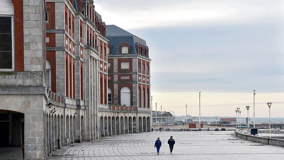 La rambla de Mar del Plata durante la jornada de paro general.