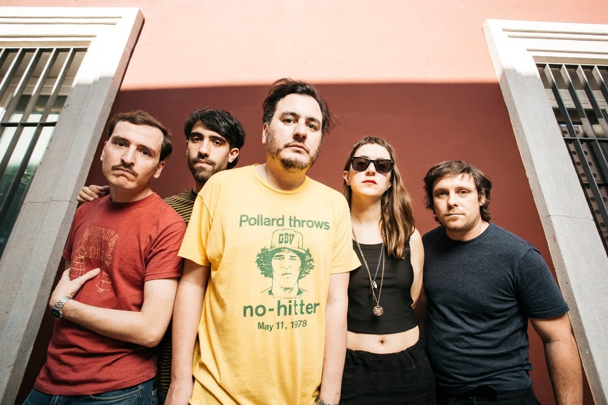 El sexto disco de los platenses 107 Faunos viene con edición europea y completa el díptico con Madura el dulce fruto, de 2019.