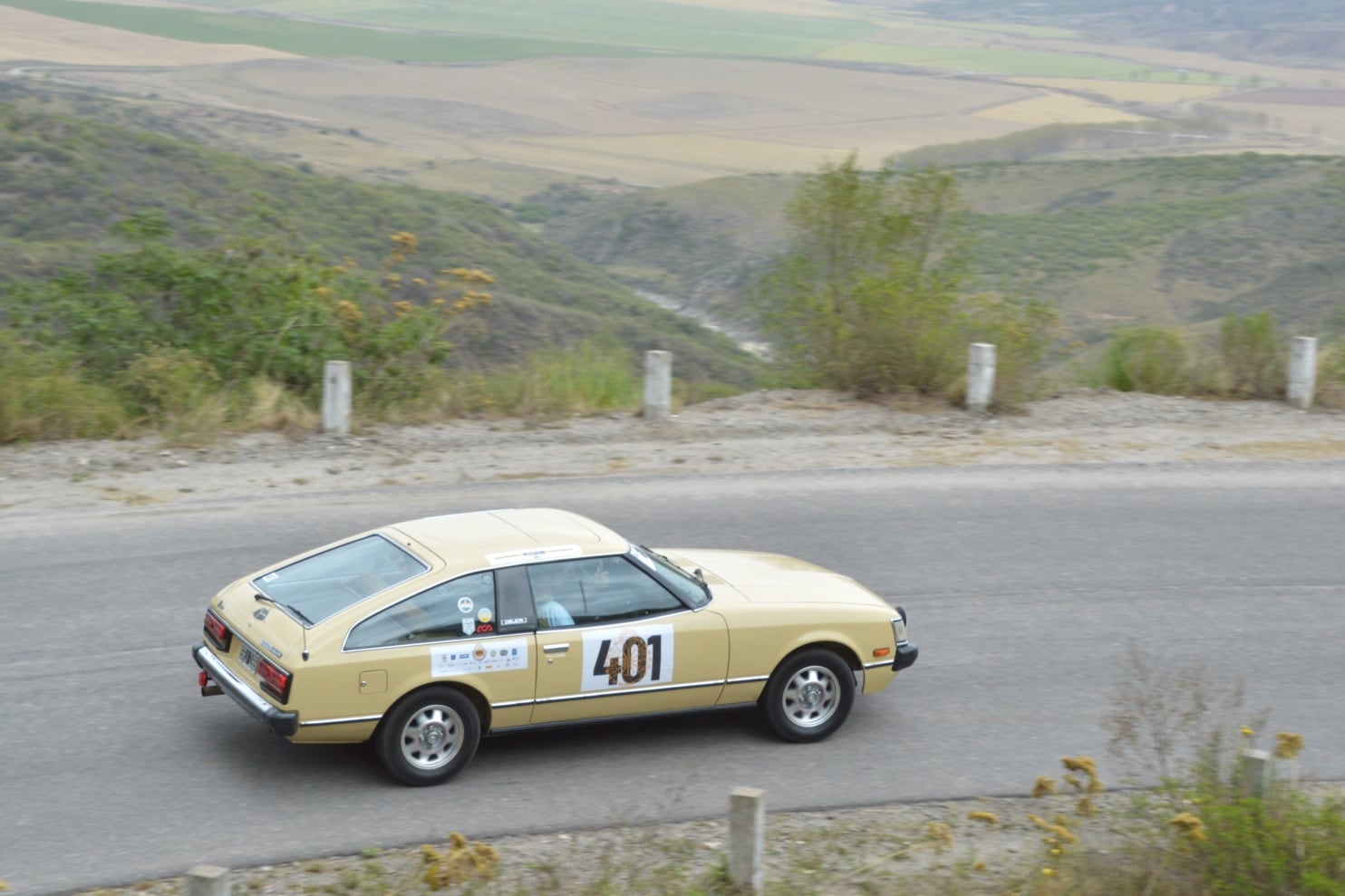 Moisés y Maximiliano Osman, pasan por la cuesta del Singuil.