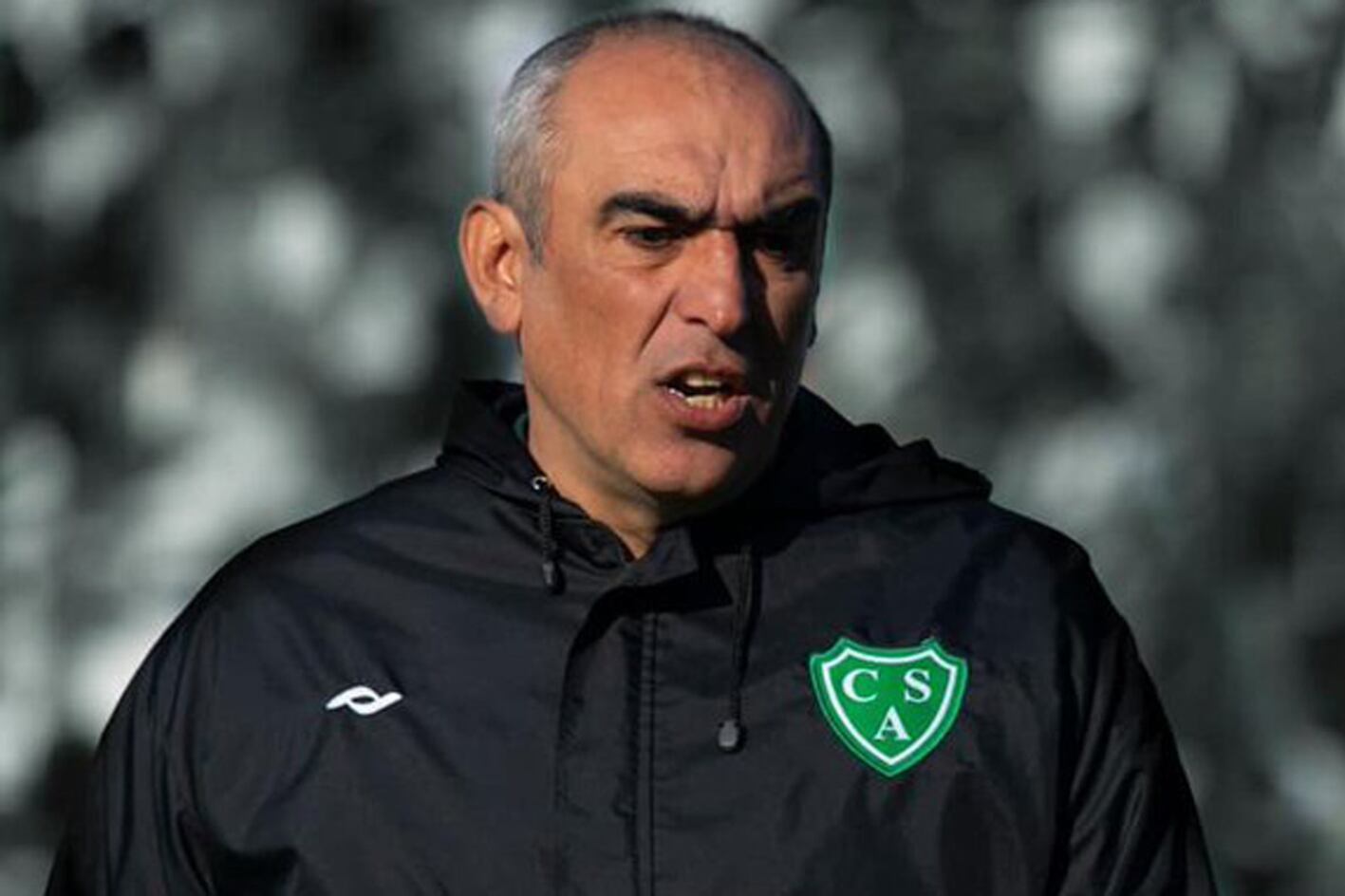 Iván Delfino, DT de Sarmiento de Junín.