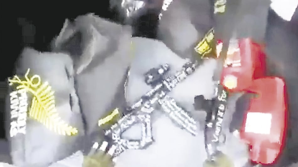 Captura de pantalla de las armas usadas en la masacre y una selfie del asesino.