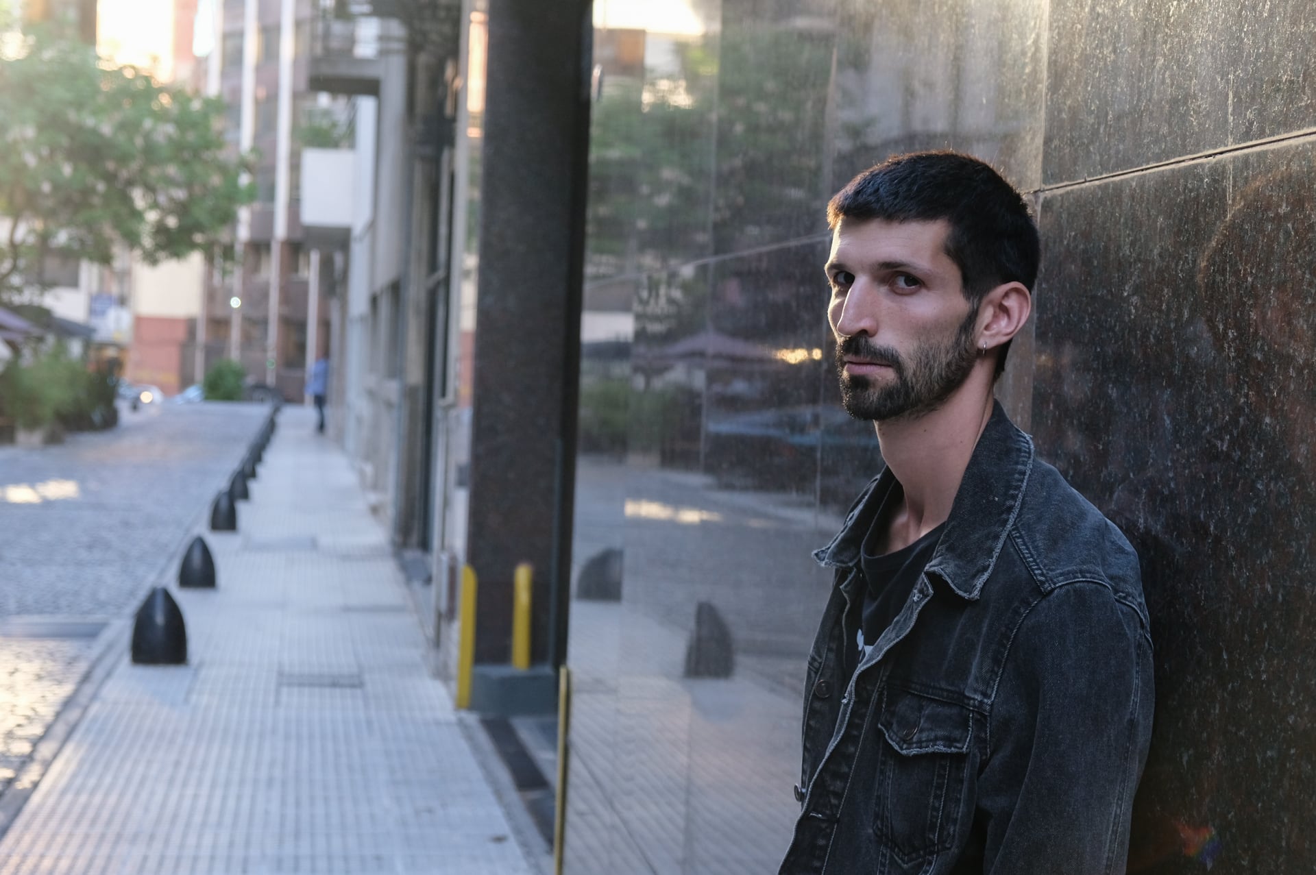 Ignacio recorre el mundo con King Krule, pero también tiene su proyecto propio, prepara un disco con Sheiva y la salida de su libro