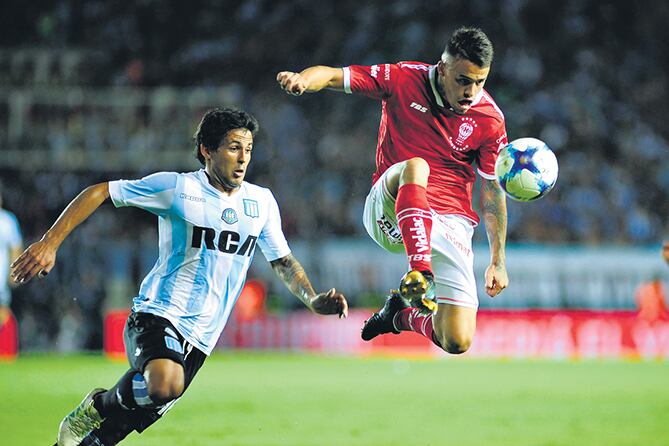 Racing-Huracán (4-3), el partido con más goles del verano.