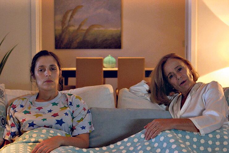 Los decentes propone un complejo retrato de clase y una potente metáfora política.