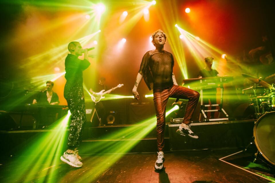 Ca7riel y Paco Amoroso subieron el video de "Mi sombra" y anunciaron show en Obras para el 20 de diciembre.