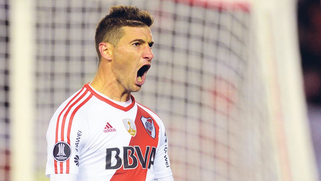 Alario lleva dos años con la camiseta de River, donde consiguió varios títulos.