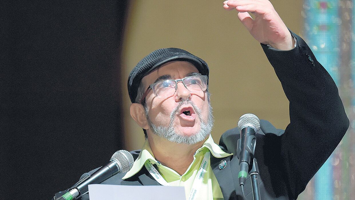 Timochenko, líder de las FARC, deja a trás su pasado guerrillero para dedicarse a la política.