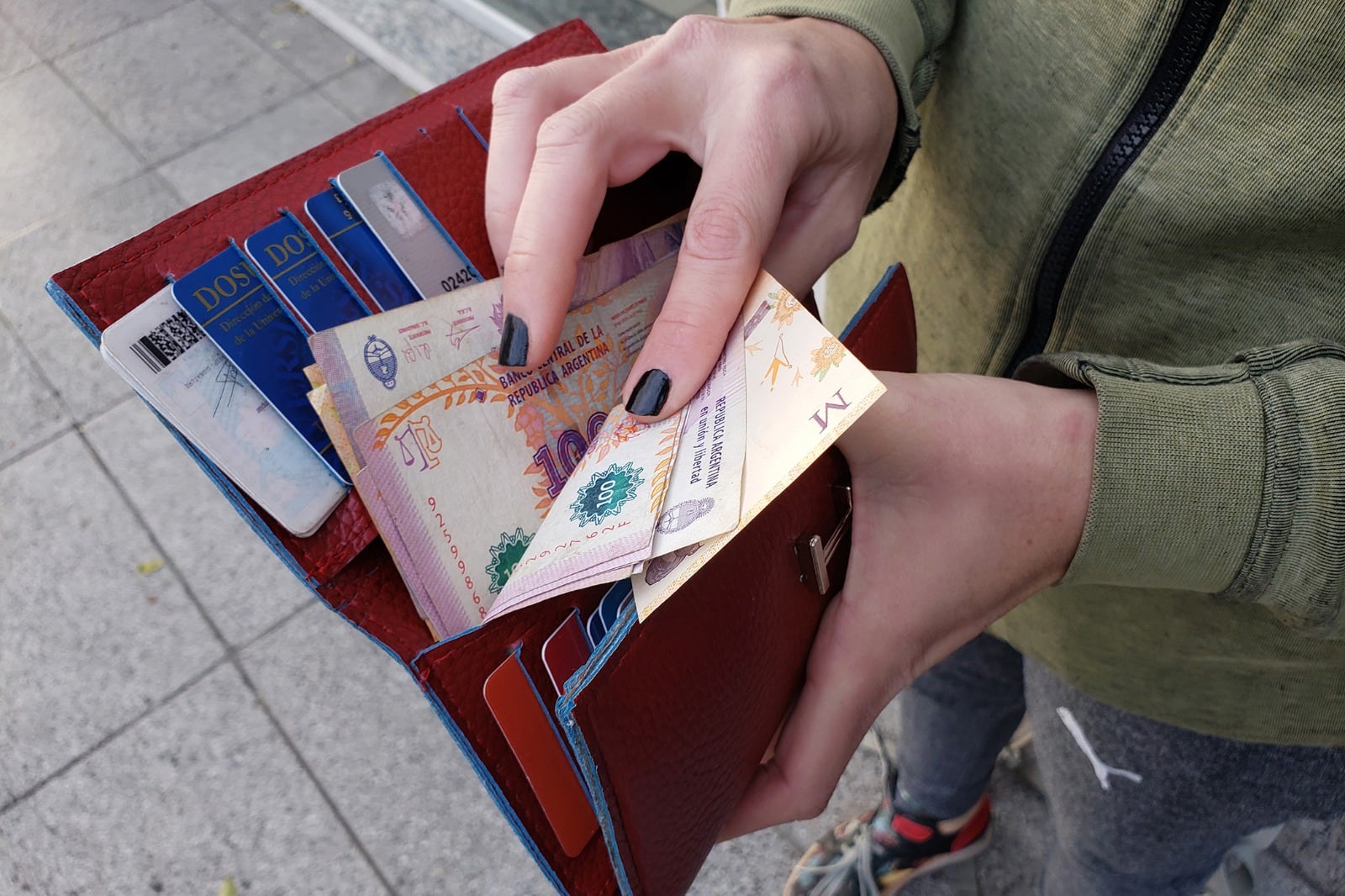 El SMVM perdió más de 20 puntos con la inflación hasta febrero y ya no los recuperó