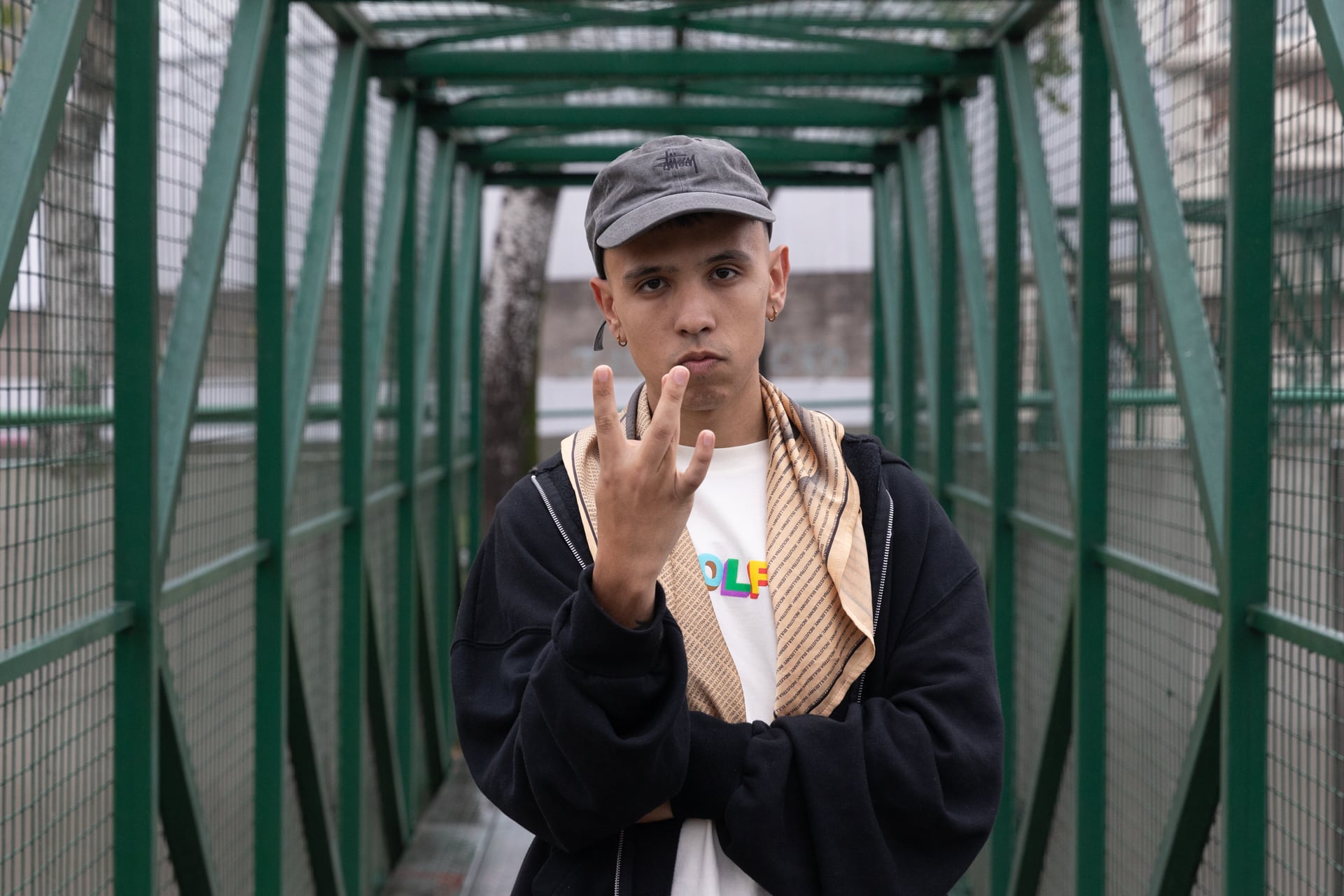 Oney1 y la escuela del hacer: sacó decenas de videos, en general grabados y editados por él y su gente, con poco más que un celular y una PC