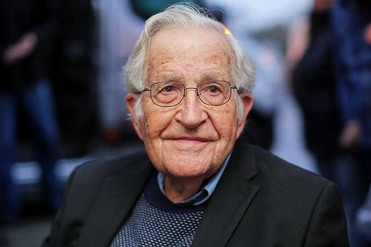 Chomsky es un crítico de décadas de la política exterior estadounidense.