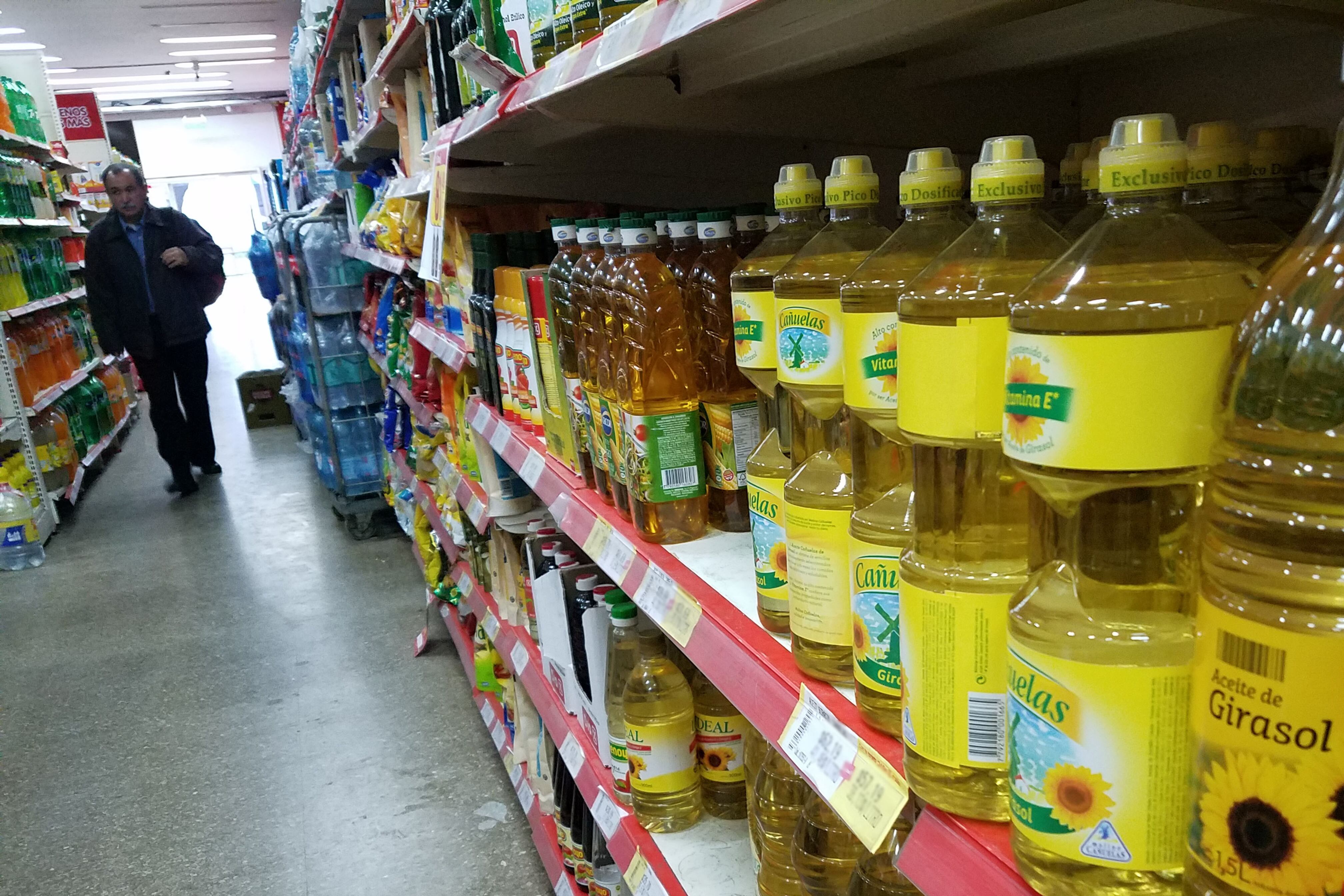 En junio, las ventas en supermercados habían caído 2,4 por ciento.