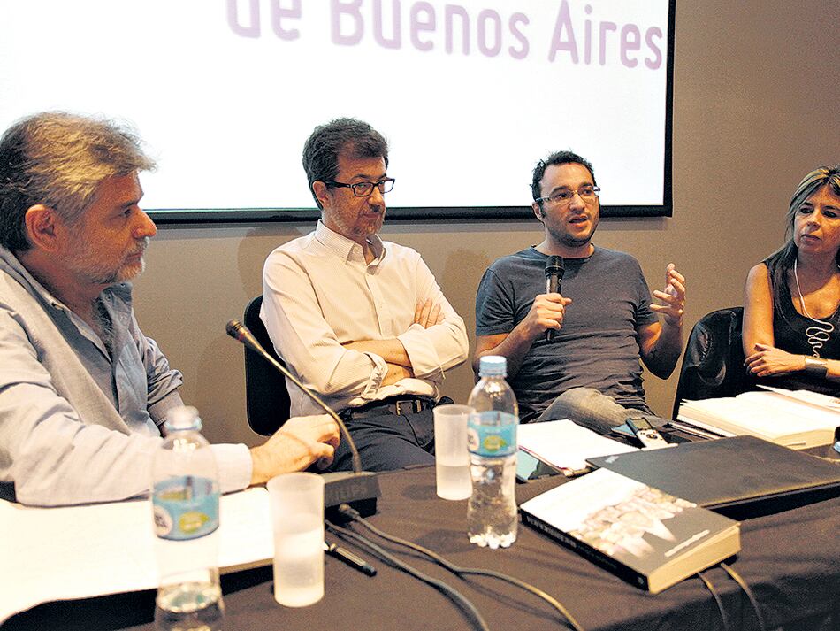 Daniel Filmus, Fernando Cibeira, José Natanson y Nora Veiras en la presentación de ayer.