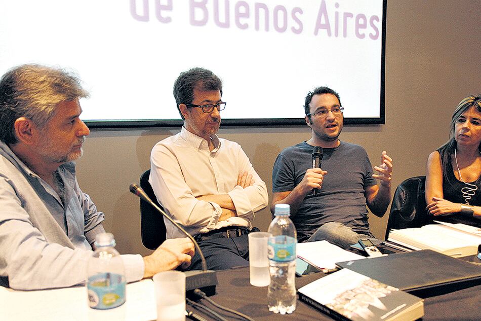 Daniel Filmus, Fernando Cibeira, José Natanson y Nora Veiras en la presentación de ayer.
