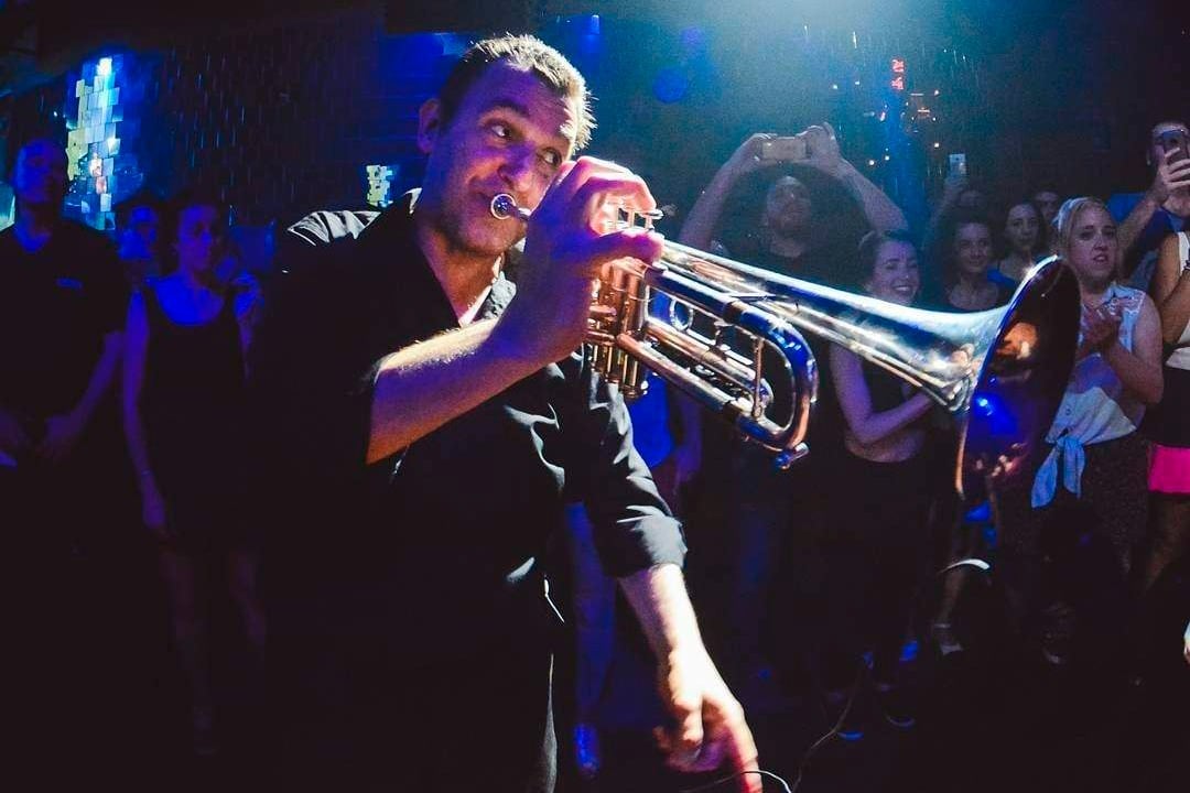 En Thelonious Club, Marcelo Gallo recorre al Armstrong "más explosivo y exuberante".