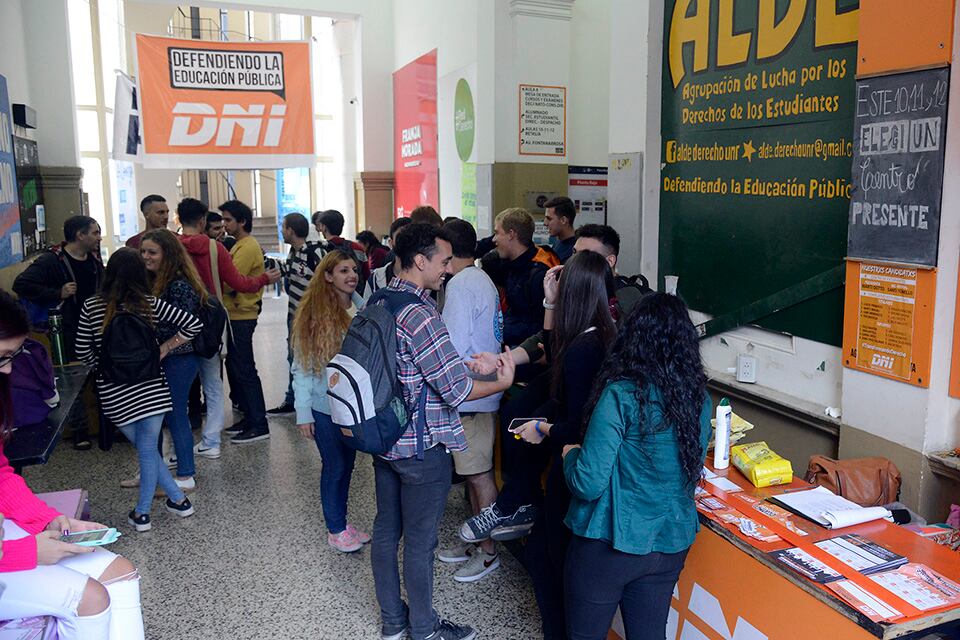 La Agrupación Evita relevó a más de cinco mil alumnos de nivel secundario y terciario. 