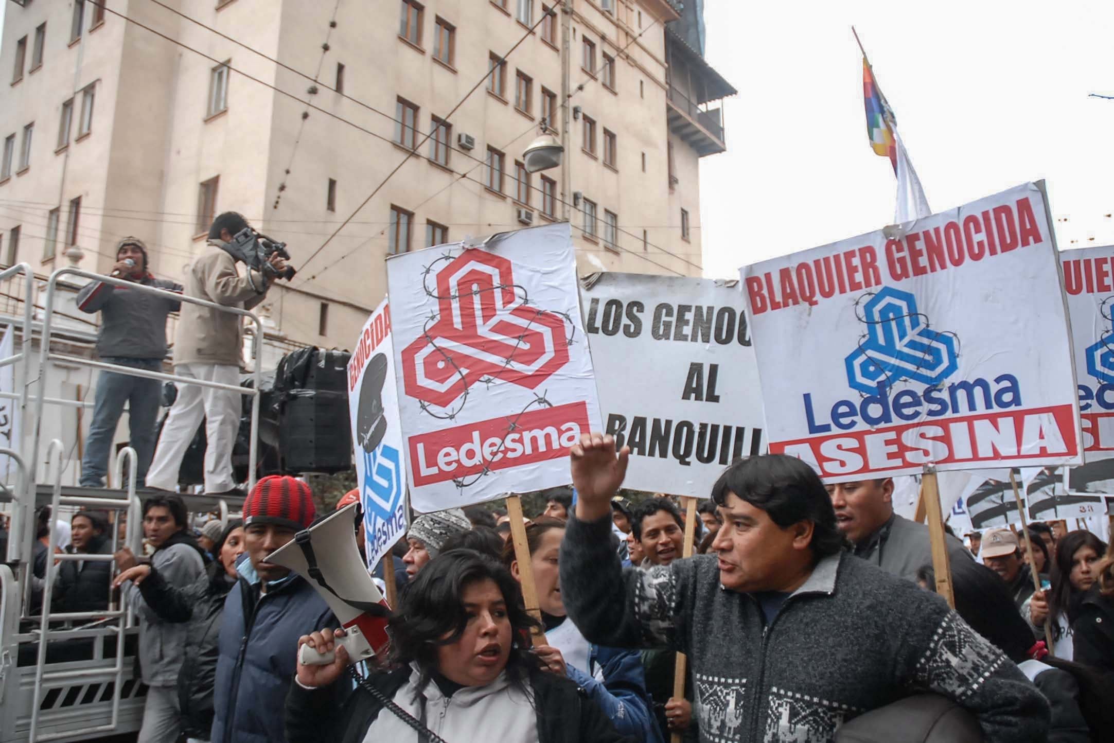 Manifestación de militantes de derechos humanos, políticos y sociales, en 2012, en Jujuy, para repudiar la complicidad de Blaquier con el terrorismo de Estado.
