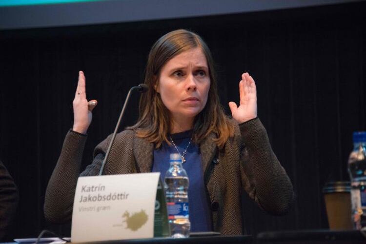 Katrin Jakobsdottir, la líder del gobierno islandés que avanza en la paridad de género a nivel salarial.