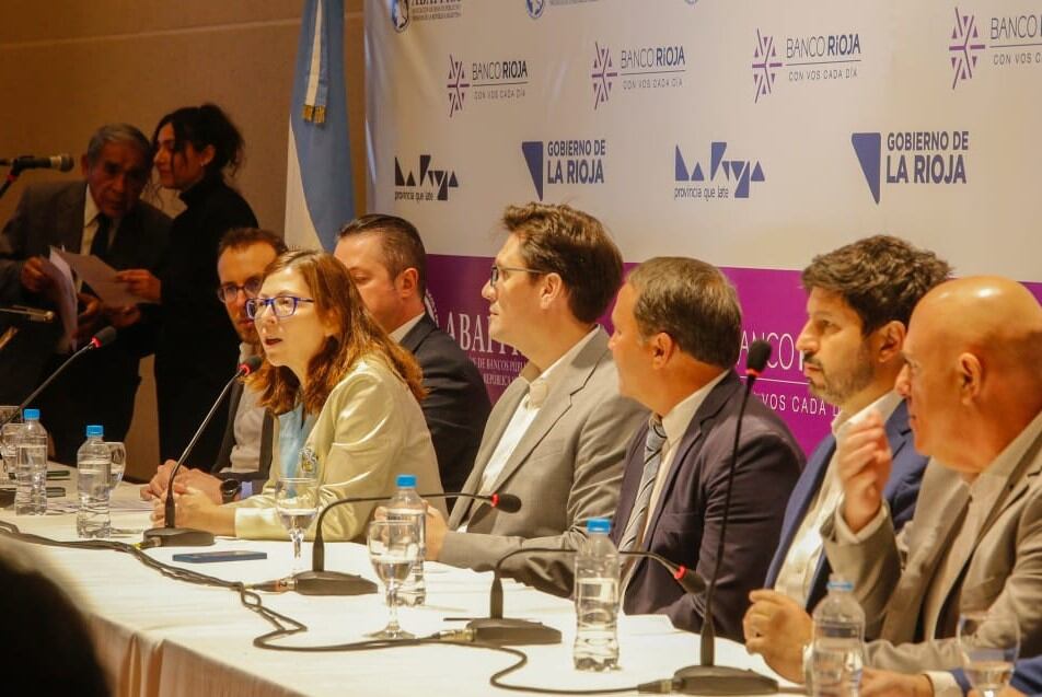 Silvina Batakis en el Concreso Federal de ABAPPRA en Chilecito.