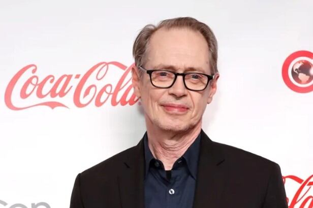 Steve Buscemi fue trasladado al NYC Health and Hospitals/Bellevue en condición estable.