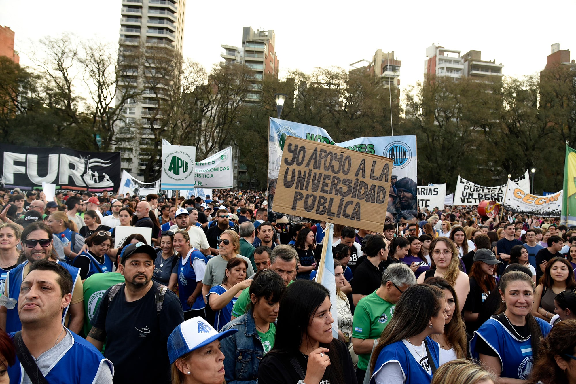 Una de las tantas marchas universitarias en defensa de la ley de financiamiento.