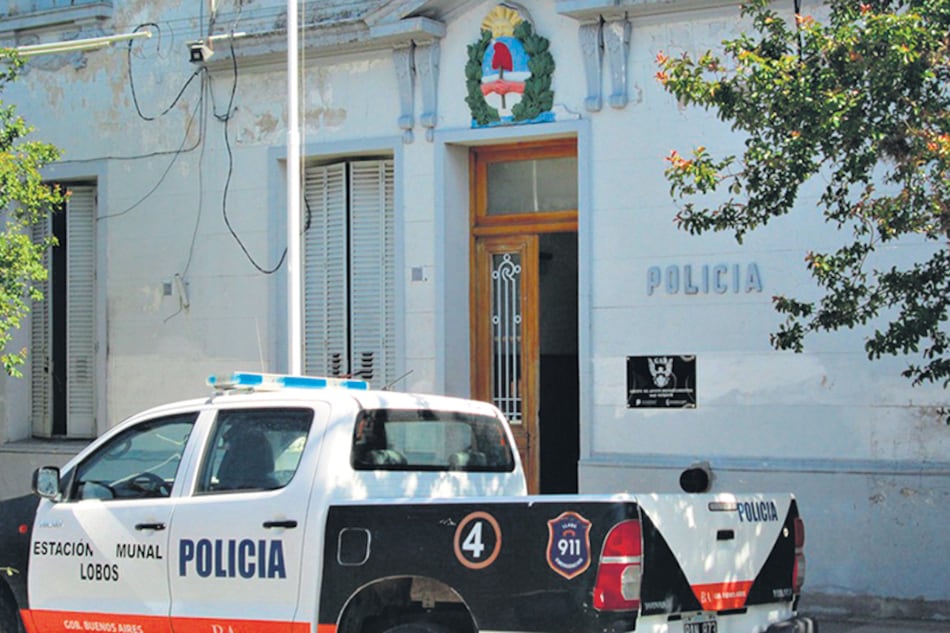 Los tres comisarios eran peritos y aseguraron que se trató de un suicidio. El destacamento dio una mano.