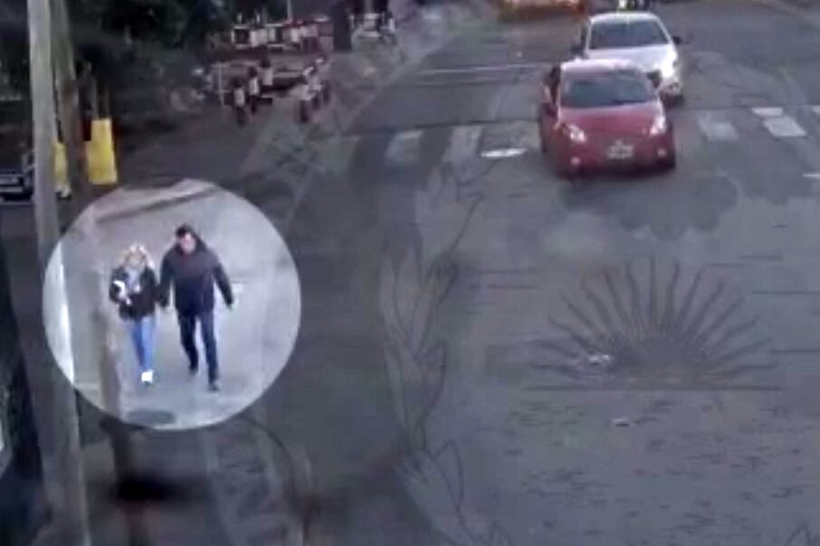 Martín Del Río y su amante, Paola, en una especie de práctica del recorrido que el detenido realizó el 24 de agosto para presuntamente matar a sus padres.