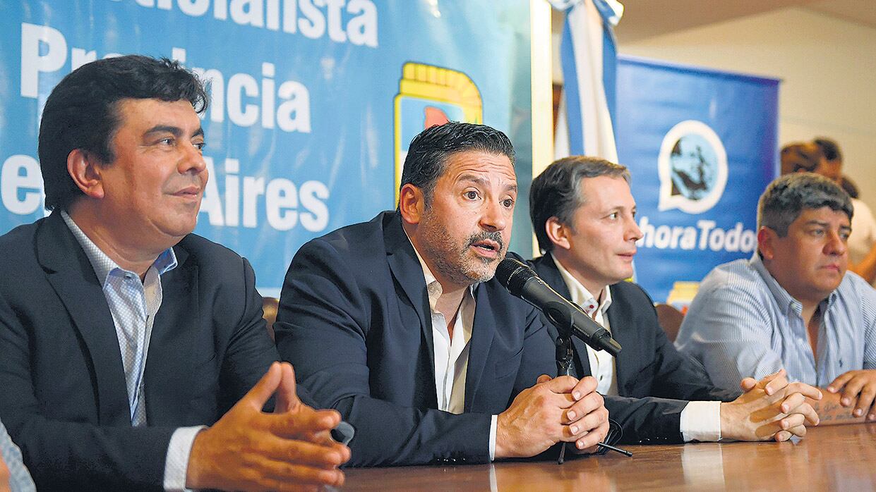 Fernando Espinoza, Gustavo Menéndez, Fernando Gray y Pablo Moyano coincidirán de nuevo el fin de semana.