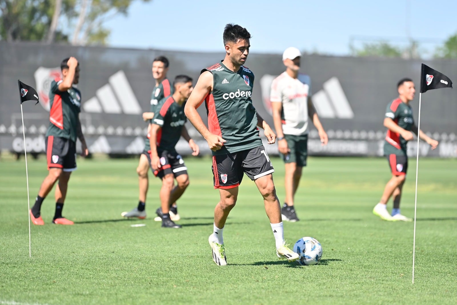 El plantel de River se entrenó en Ezeiza